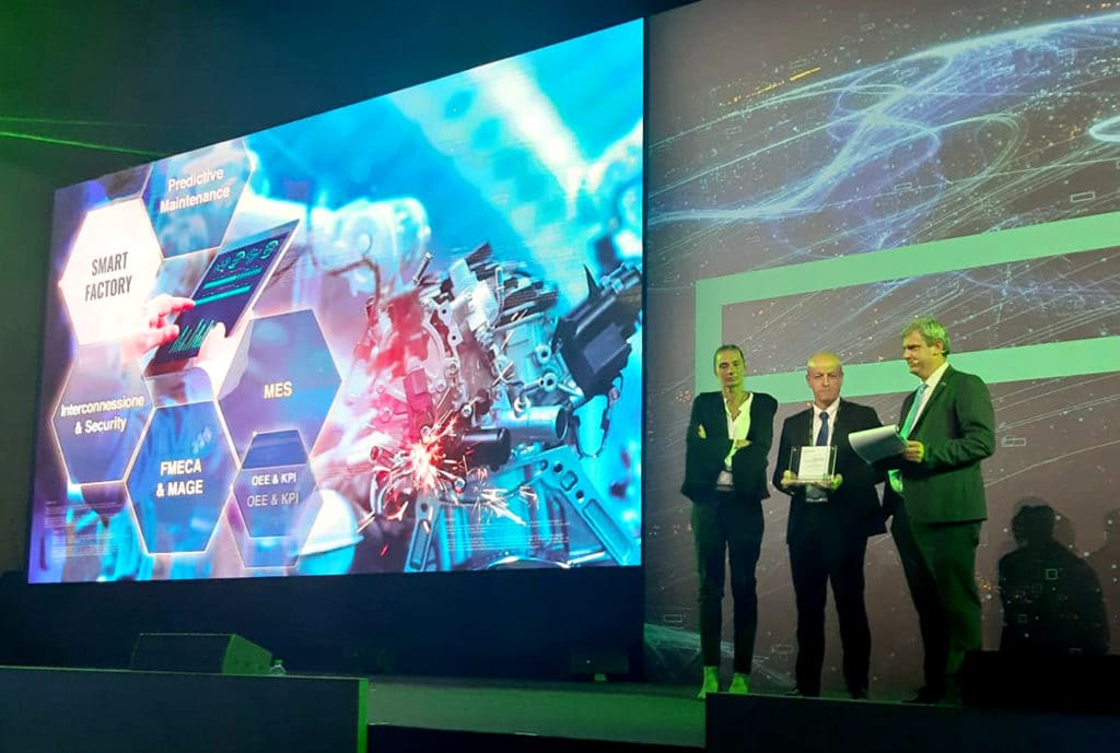 Consegna del premio come miglior progetto Industry 4.0 Infrastructure